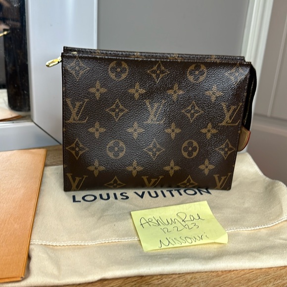 Louis Vuitton Handbags - Louis Vuitton toiletry pouch 19